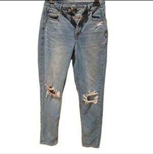 American Eagle Distressed Mom Ripped Jeans Size:2 Regular Light Wash Jeans